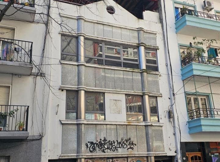 EDIFICIO - CONSTRUCCIÓN DE 7 PISOS SIN TERMINAR México 1800 Congreso 828,80m2