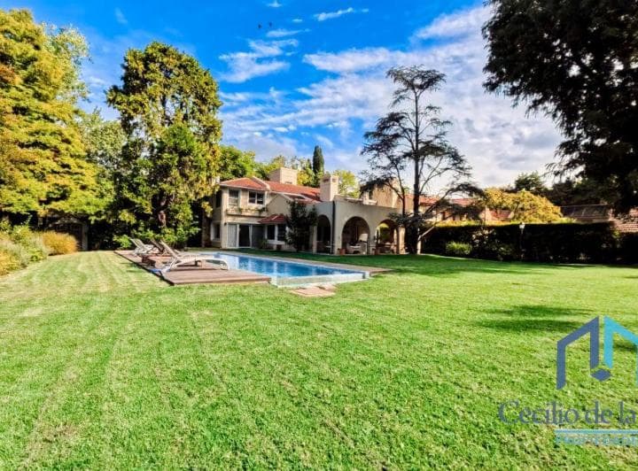 Venta Casa 260m2 Lote central 1350 m² 4 ambientes San Carlos Country Club Financiación