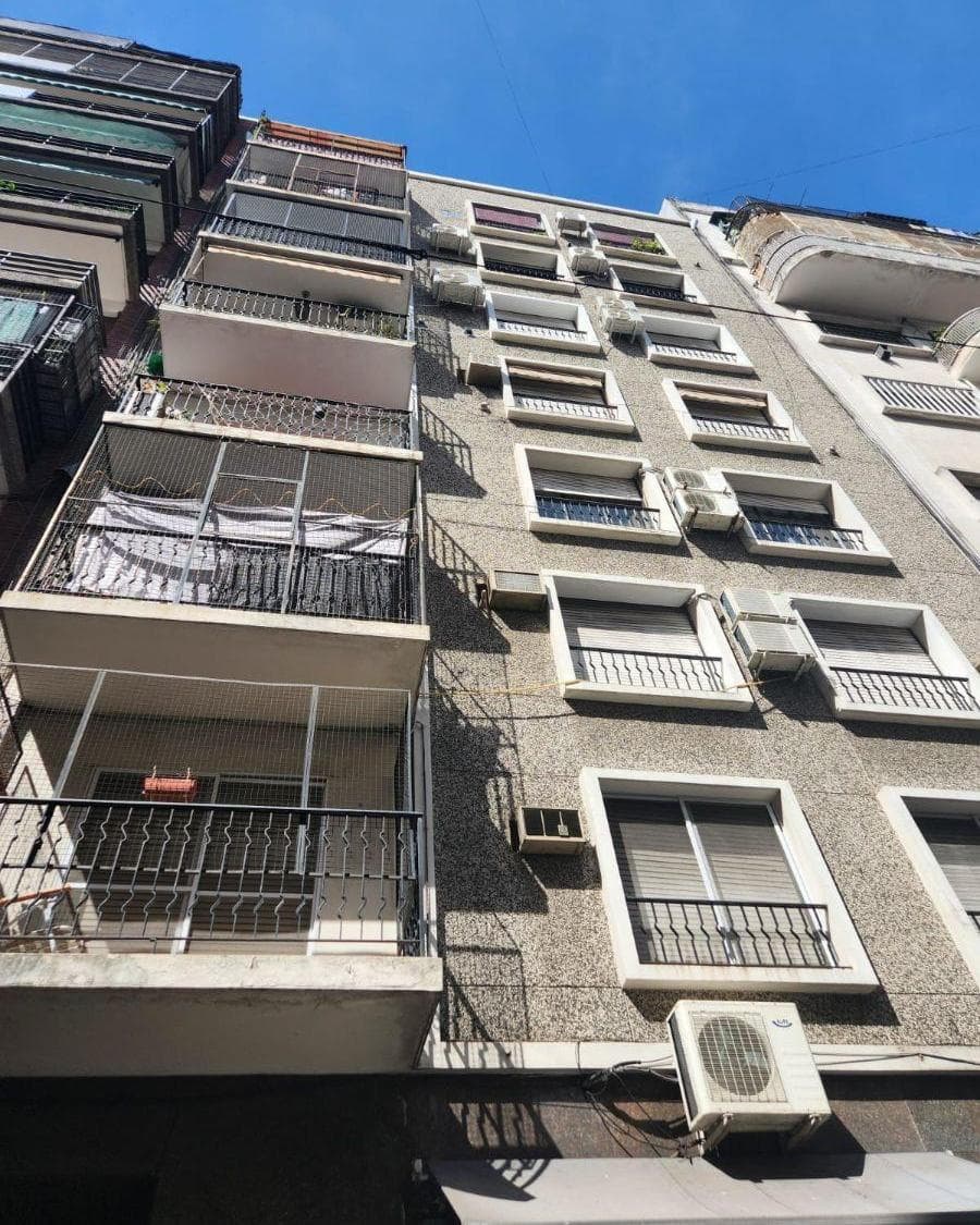 Venta Departamento Balvanera Balcón terraza A refaccionar 3 ambientes con dependencia, foto 1 de 18
